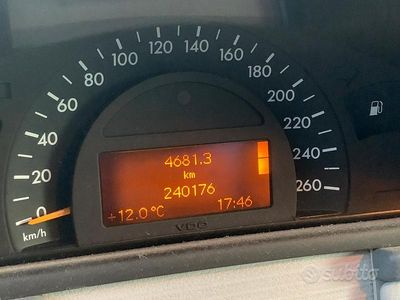 Usata Mercedes C220 Classic 143 CV (105 kW) 2002 Berlina
