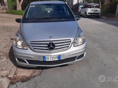 Usata Mercedes B180 2008 Grigio Monovolume