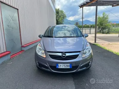 Usata Opel Corsa Enjoy 90 CV (66 kW) 2009 Grigio Utilitaria
