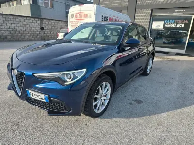 Second-hand Alfa Romeo Stelvio Executive 190 CP (139 kW) 2019 Albastru SUV