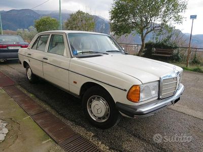 Usata Mercedes 200 1981 Berlina