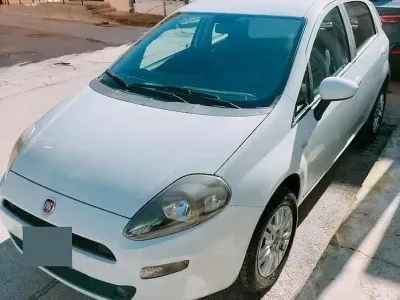 Usata Fiat Punto 77 CV (56 kW) 2013 Utilitaria