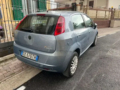 Usata Fiat Grande Punto Dynamic 77 CV (56 kW) 2009 Utilitaria