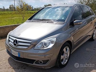 Usata Mercedes B200 140 CV (102 kW) 2006 Giallo Monovolume