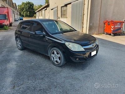 Usata Opel Astra 90 CV (66 kW) 2007 Nero Berlina
