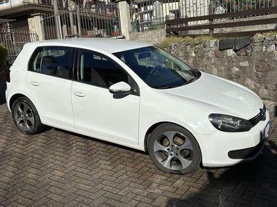 Usata VW Golf VI Comfortline 105 CV (77 kW) 2011 Bianco Utilitaria