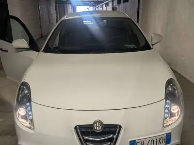 Usata Alfa Romeo Giulietta Progression 105 CV (77 kW) 2014 Bianco Utilitaria