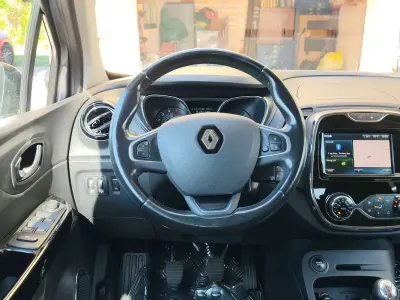 Usata Renault Captur Intens 90 CV (66 kW) 2017 Argento SUV