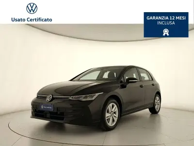 Usata VW Golf VIII Life 116 CV (85 kW) 2025 Nero Utilitaria