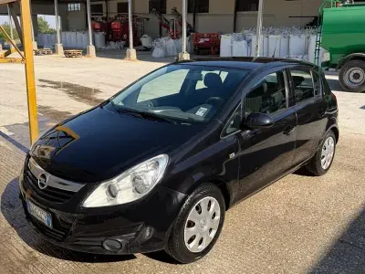 Usata Opel Corsa Cosmo 80 CV (58 kW) 2009 Bluazzurro Utilitaria