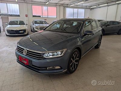 Usata VW Passat Highline 150 CV (110 kW) 2016 Blu Station wagon