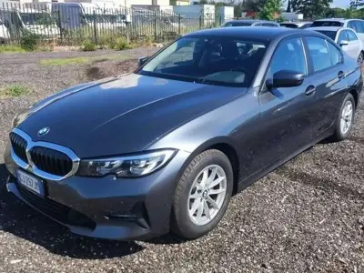 Usata BMW 320 190 CV (139 kW) 2022 Mineral grey metallizzato Berlina