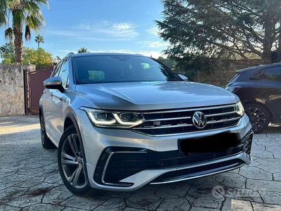Käytetty VW Tiguan R-line 150 HP (110 kW) 2021 Harmaa Katumaasturi
