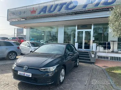 Brugt VW Golf VIII Life 131 HK (96 kW) 2020 Grå Sedan