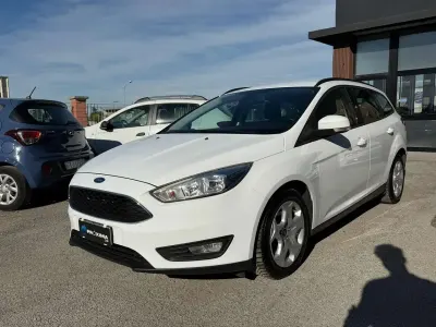Usata Ford Focus 95 CV (69 kW) 2015 Bianco Station wagon