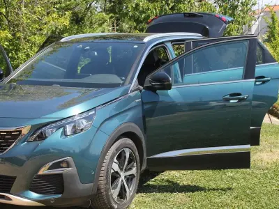Usata Peugeot 5008 S 131 CV (96 kW) 2020 Grigio SUV