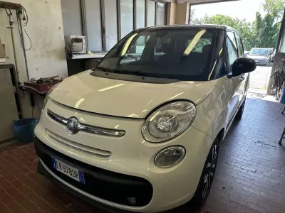 Usata Fiat 500L Pop Star 95 CV (69 kW) 2013 Bianco gelato con tetto nero Monovolume