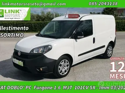 Usata Fiat Doblò Easy 101 CV (74 kW) 2022 Bianco Monovolume