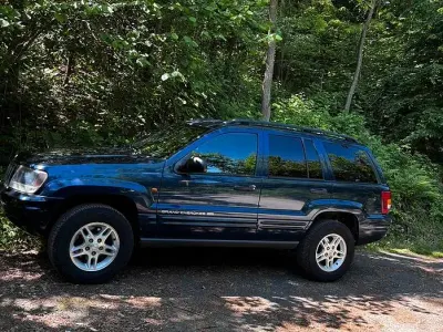 Usado Jeep Cherokee Laredo 163 CV (119 kW) 2003 Azul SUV