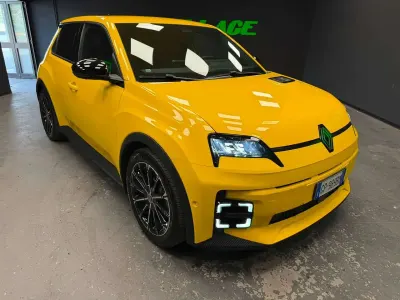 Usata Renault 5 E-Tech Komfort 77 kW (106 CV) 2025 Giallo Berlina