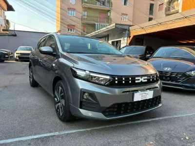 Nuova Dacia Sandero Expression 101 CV (74 kW) 2026 Grigio Berlina