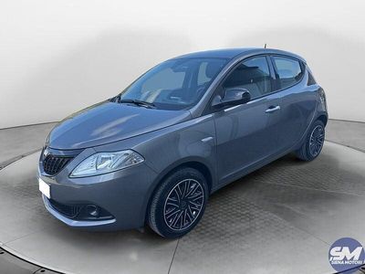 Usado Lancia Ypsilon Gold 69 HP (50 kW) 2024 Cinzento Citadino