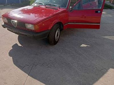 Usata Alfa Romeo Giulietta 109 CV (80 kW) 1980 Rosso Utilitaria