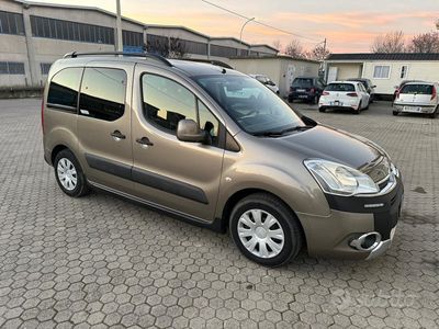 usata Citroën Berlingo 5 posti gancio traino