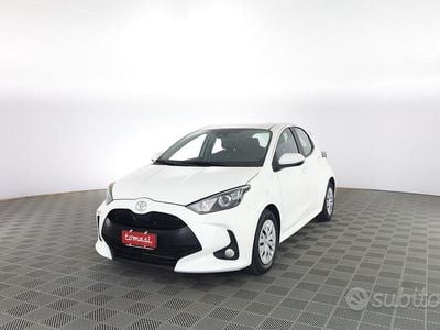 Usata Toyota Yaris Active 72 CV (52 kW) 2023 Bianco Utilitaria