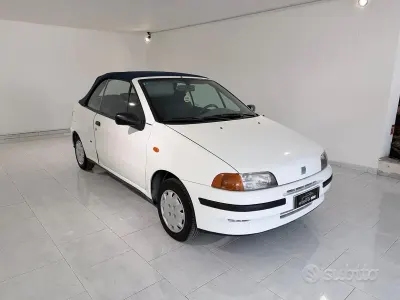 Usata Fiat Punto Cabriolet 60 CV (44 kW) 2001 Bianco Cabrio