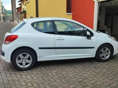 Usata Peugeot 207 Sport 68 CV (50 kW) 2009 Bianco Berlina