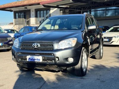 usata Toyota RAV4 RAV 42.2 D-4D 136 CV DPF Sol 4X4