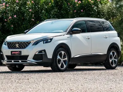 Usata Peugeot 5008 GT-line 177 CV (130 kW) 2020 Bianco SUV
