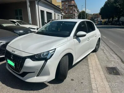 Usata Peugeot 208 Active 102 CV (75 kW) 2020 Bianco Utilitaria
