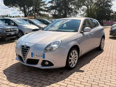 Usata Alfa Romeo Giulietta Distinctive 150 CV (110 kW) 2014 Grigio Utilitaria