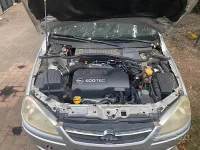 Usata Opel Corsa 69 CV (50 kW) 2004 Grigio Utilitaria