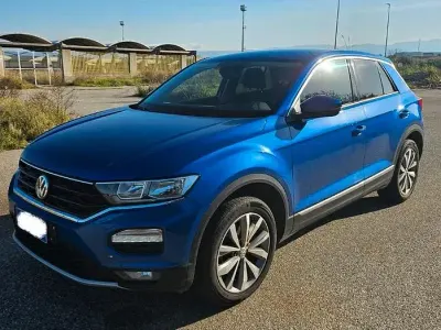 Usata VW T-Roc 116 CV (85 kW) 2018 Blu SUV