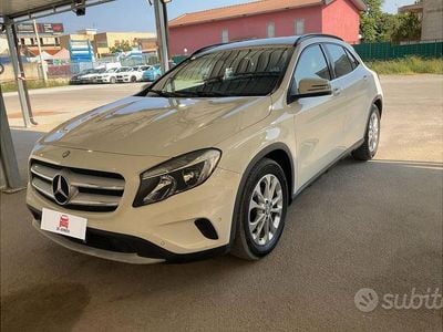 Usata Mercedes GLA200 Executive 136 CV (100 kW) 2014 Bianco SUV