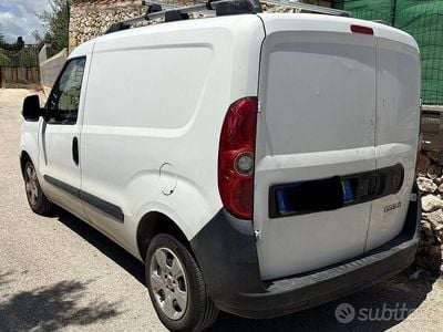 Usata Fiat Doblò 105 CV (77 kW) 2010 Bianco Monovolume