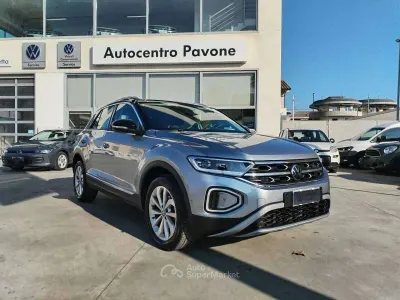Usata VW T-Roc Style 150 CV (110 kW) 2023 Gray SUV