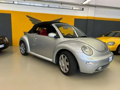 Usata VW New Beetle 116 CV (85 kW) 2003 Argento Utilitaria