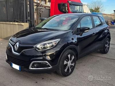 Usata Renault Captur 90 CV (66 kW) 2015 Nero SUV