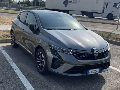 Usata Renault Clio V Techno 101 CV (74 kW) 2024 Berlina