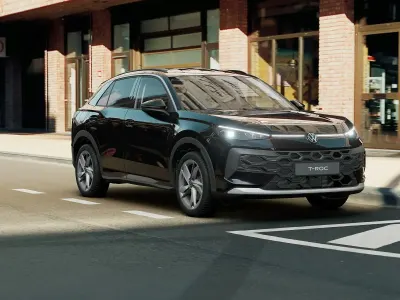 Nuova VW T-Roc Life 150 CV (110 kW) 2026 Grenadill black metallizzato SUV