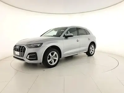 Usata Audi Q5 Advanced 204 CV (150 kW) 2020 Argento fioretto metallizzato SUV