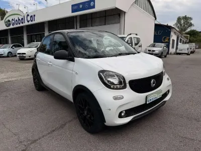 Usata Smart ForFour Passion 71 CV (52 kW) 2016 Bianco Utilitaria