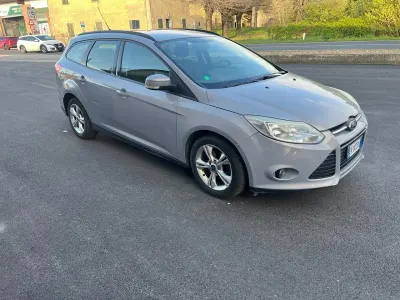 Käytetty Ford Focus Titanium 115 HP (84 kW) 2011 Harmaa Farmari