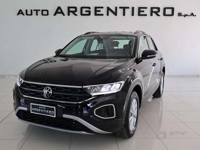 Usata VW T-Roc Life 116 CV (85 kW) 2025 Deep black SUV