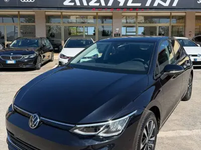 Usata VW Golf VII Life 150 CV (110 kW) 2021 Nero Utilitaria
