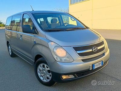 Gebraucht Hyundai H-1 136 PS (100 kW) 2011 Grau Van / Kleinbus